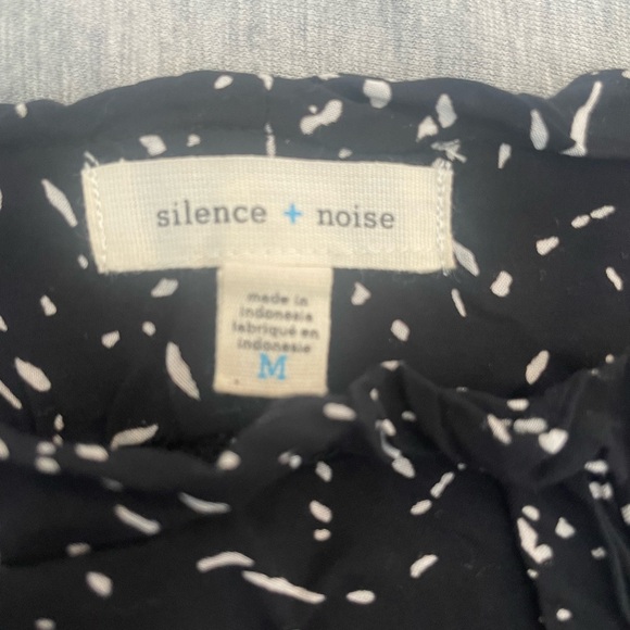SILENCE AND NOISE PATTERNED SHORT - Picture 2 of 2